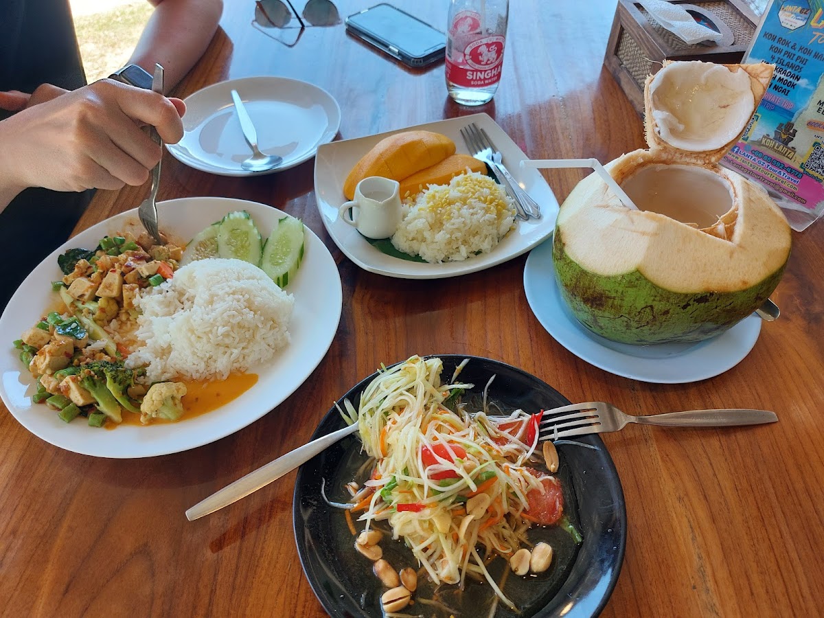 A la Carte by auntie Nang