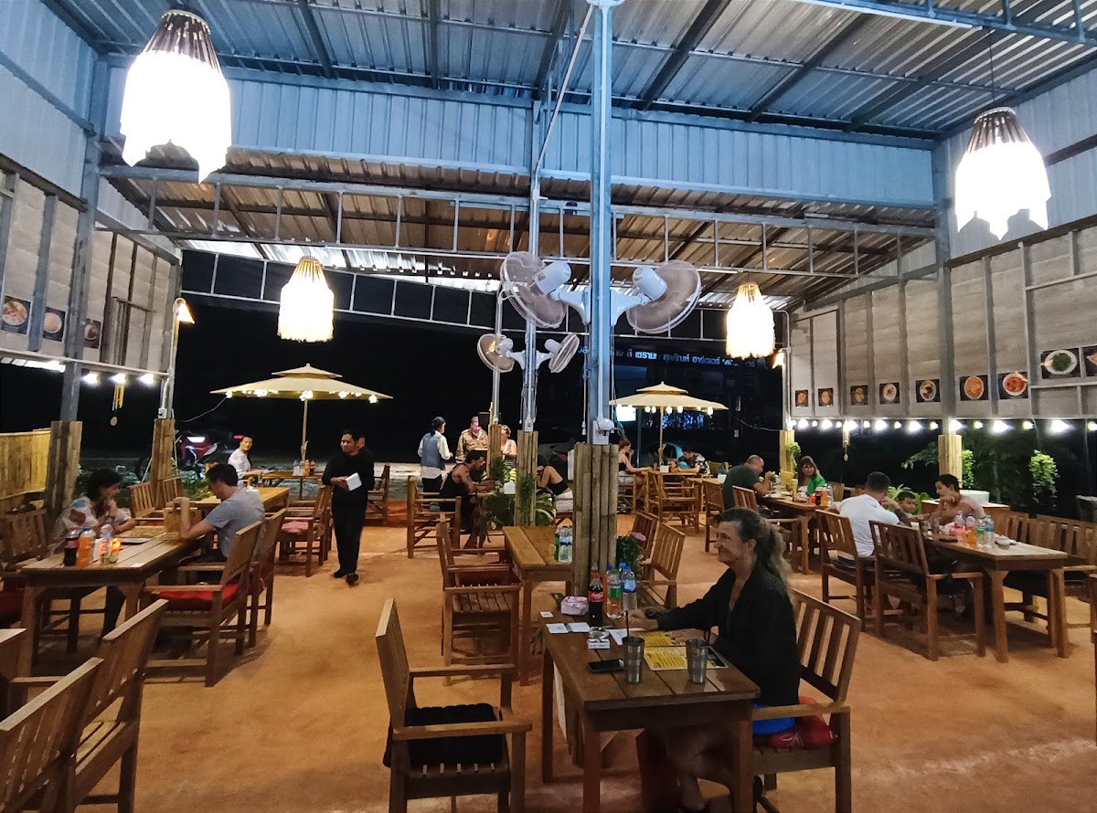 Mama Lanta HALAL Restaurant